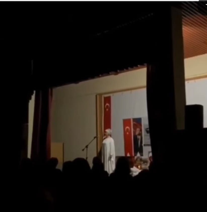 “BANA ELLERİNİ VER” ÜÇÜNCÜ KEZ SAHNELENİYOR