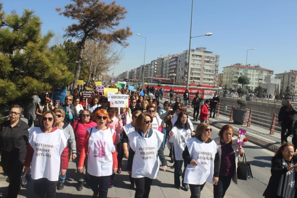 Kadın Cinayetlerine Karşı Yürüyüş