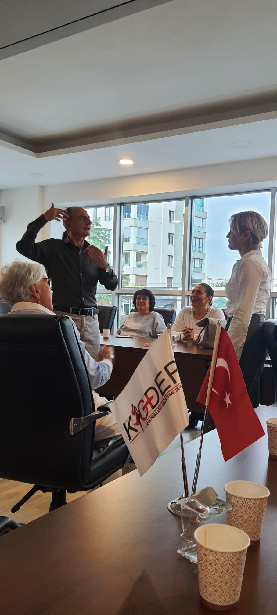 Salondan bir kare